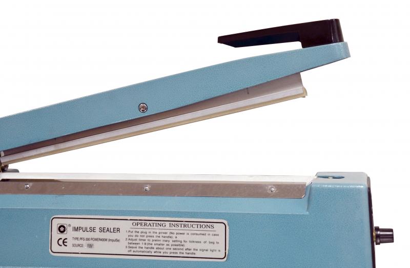 Portable Impulse Sealer with 12� seal bar and 2 mm seal width
